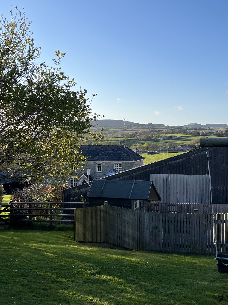 laurenmccann73's tweet photo. Lovely few sunny days in Cornwall with @JaseStevens & family #EasterSun #Cornwall @WhealMartyn #TregonGeeves https://t.co/kvdzon0eJc