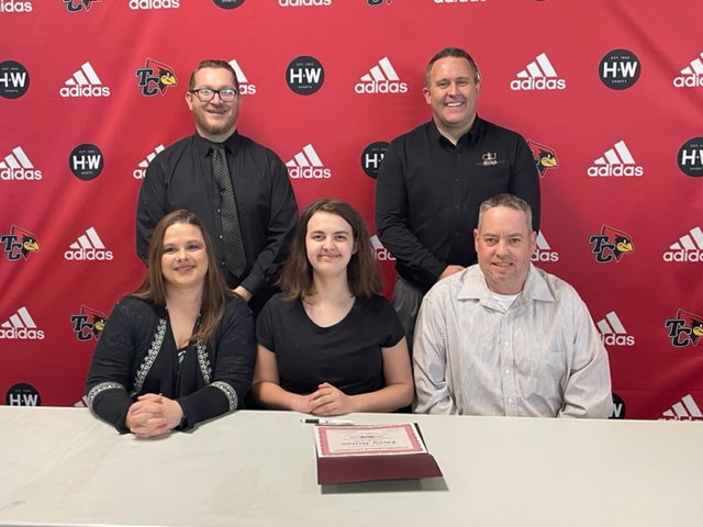 TC_Schools_KY's tweet photo. Congratulations to our very talented band students who signed scholarships for band/music with Campbellsville University School of Music! 

Emily Mejean
Ashley Tungate
Bella Long
Dylan Canada

Expect greatness from our band students!! 

#tcpride #tcperformance #tcband #tcmade https://t.co/2mUhpW9T4H