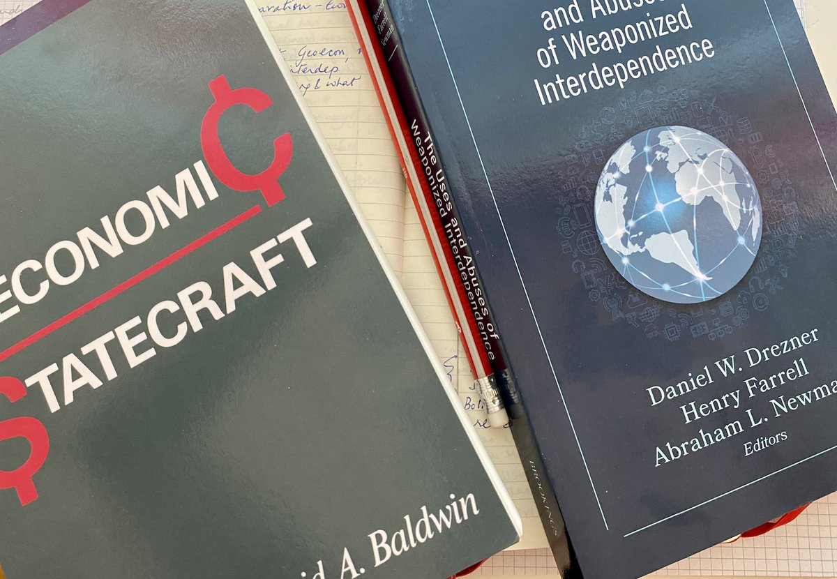 #HappyWednesday! 1st session of my #IR #MA #Seminar #EconomicStatecraft #WeaponizedInterdependence #GeoEconomics. Lively exchange w my students on classics by @dandrezner @henryfarrell @ANewman_forward @ELuttwak @thomaswright08 @HillmanJE & more. Already waiting for next week!