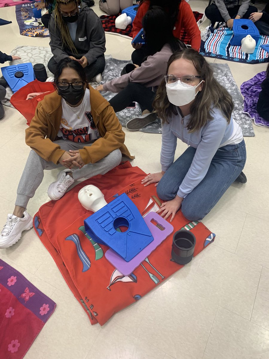 SJACo_op's tweet photo. Co-op ss taking a break from their work placement today to earn their Lifesaver First Aid &amp; CPR Certification. @sja_mississauga https://t.co/I24O61MS43