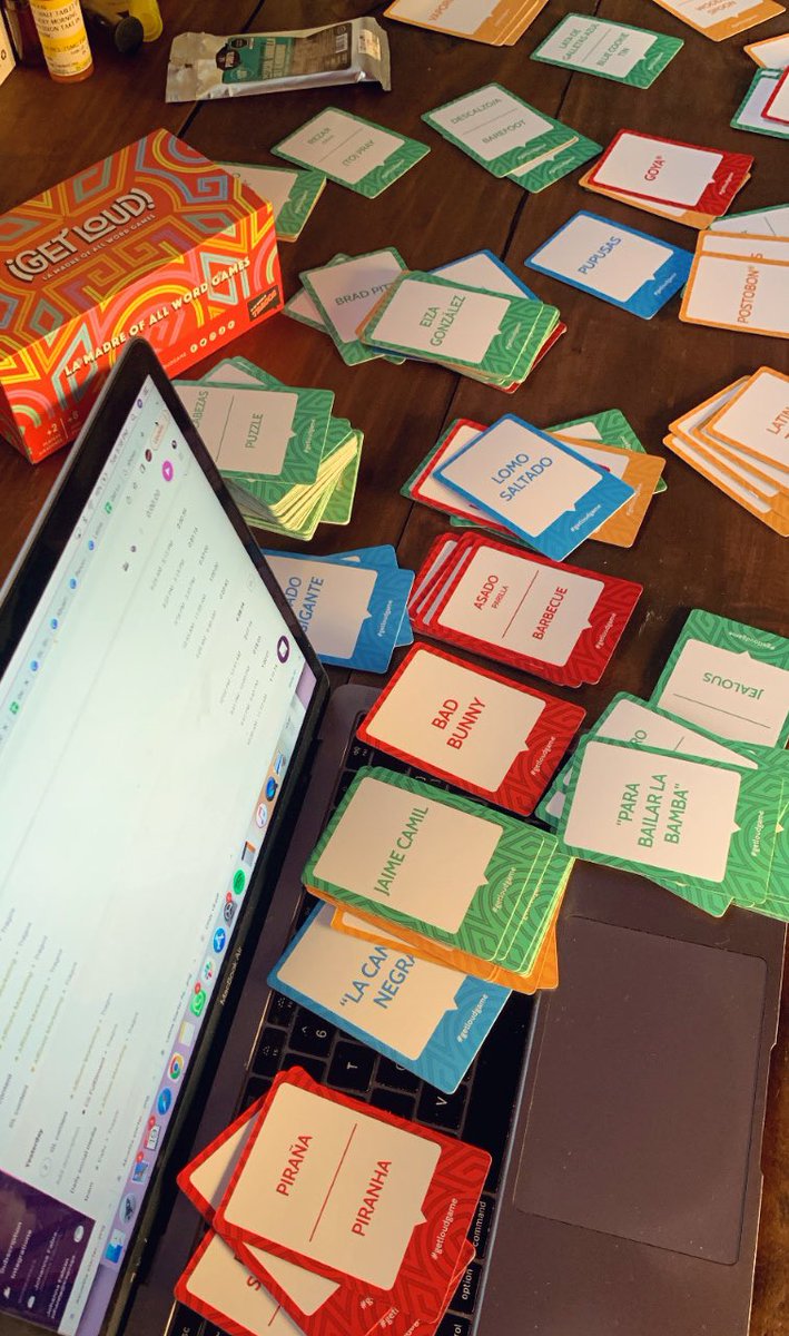 TragosGame's tweet image. Con el desorden que es crear el #SocialMedia calendar de nuestro nuevo juego @GetLoudGame