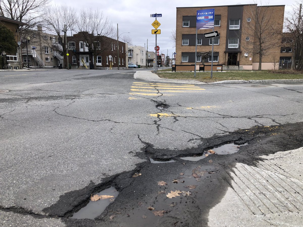 jfdumassrc's tweet image. La Cour du Québec condamne la Ville de Drummondville à payer près de 10 000$ à la citoyenne Sonia Brousseau. La femme s’est blessée en chutant en raison d’un trou en bordure de rue, en septembre 2019. #rces #rmca