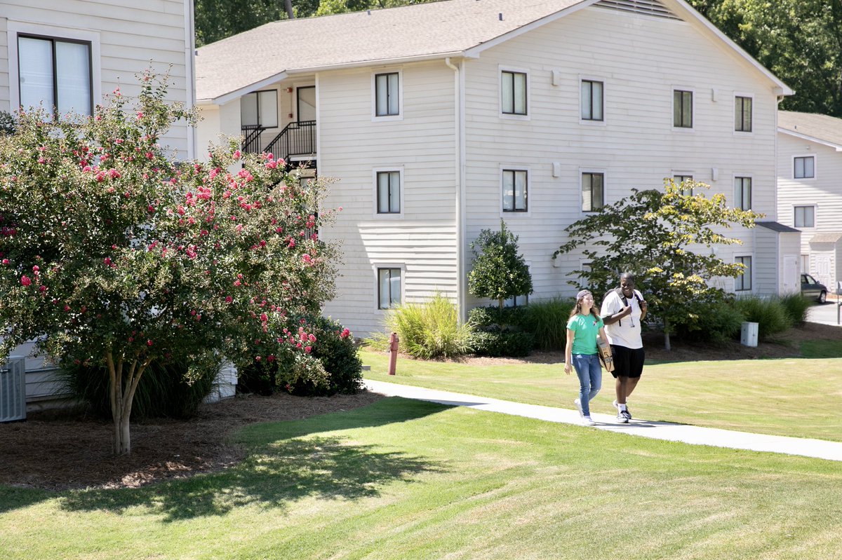 Admissions_LU's tweet photo. Planning to live on campus in the Fall? You must apply for housing and submit the housing deposit! Make sure to do so by May 1st for a better chance at getting the dorm you want! 😺😺

#BearcatReady https://t.co/BSVGWF7yQk