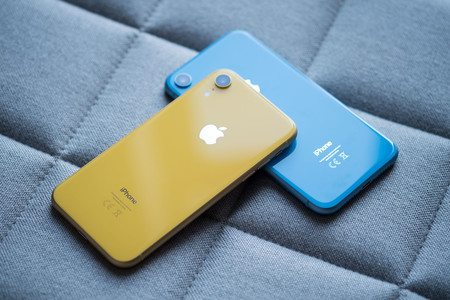TiarCrypto's tweet photo. $500 | 7 JUTA RUPIAH | IPHONE XR in 7 DAYS

$300 - RT &amp; Follow

@foxycuddels 
@CaptainMrMars
@crypstax 
@CrypChic 

$200 - if RT/Like/Comment their recent tweets (save proof) https://t.co/BL7Q7umTfT