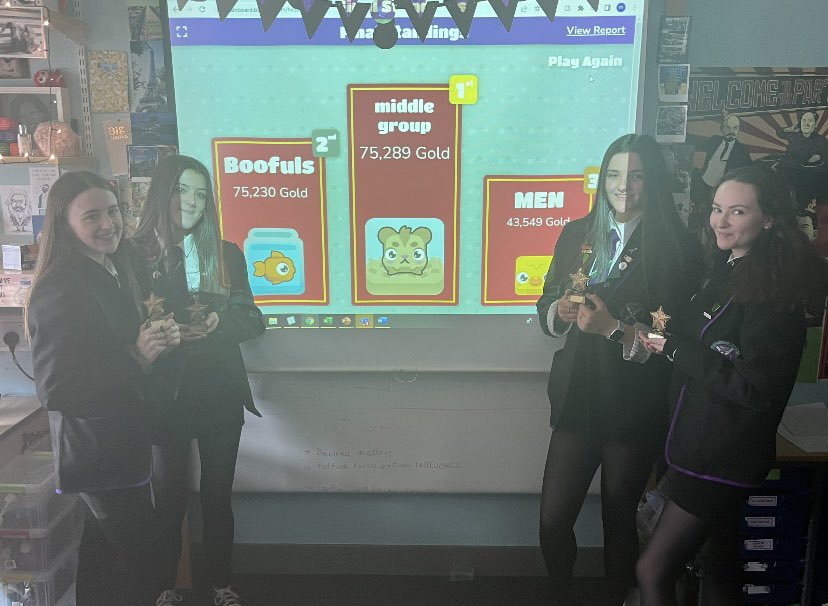 StAndrewsA_Soc's tweet photo. The Advanced Higher quiz of the year came to a dramatic end with winners taking away their #modstar trophy. https://t.co/Kvb3cbVeLl