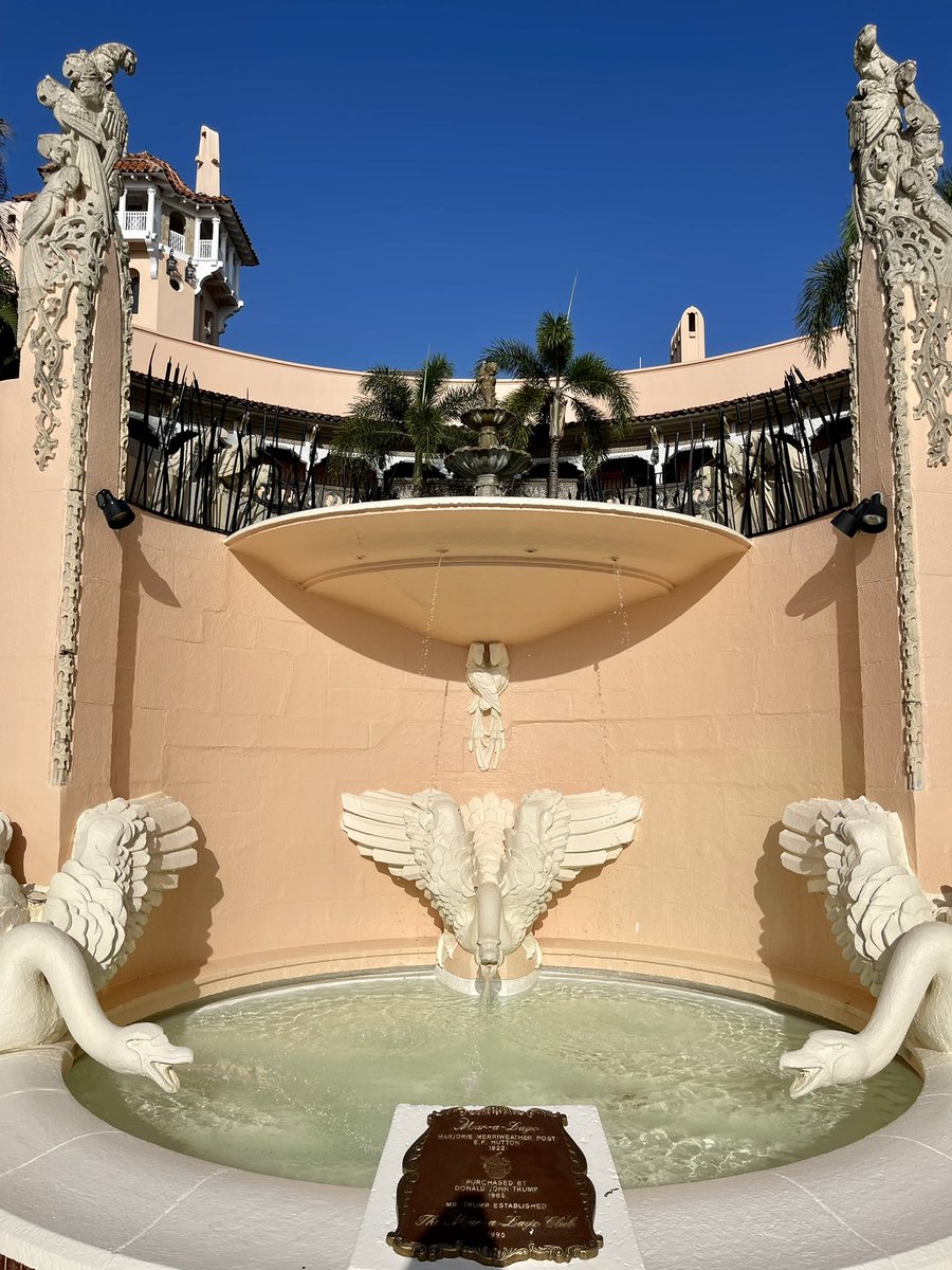 JuddPDeere's tweet photo. Beautiful Palm Beach evening! 🏝⛲️🇺🇸 https://t.co/dJyzfwBNB0