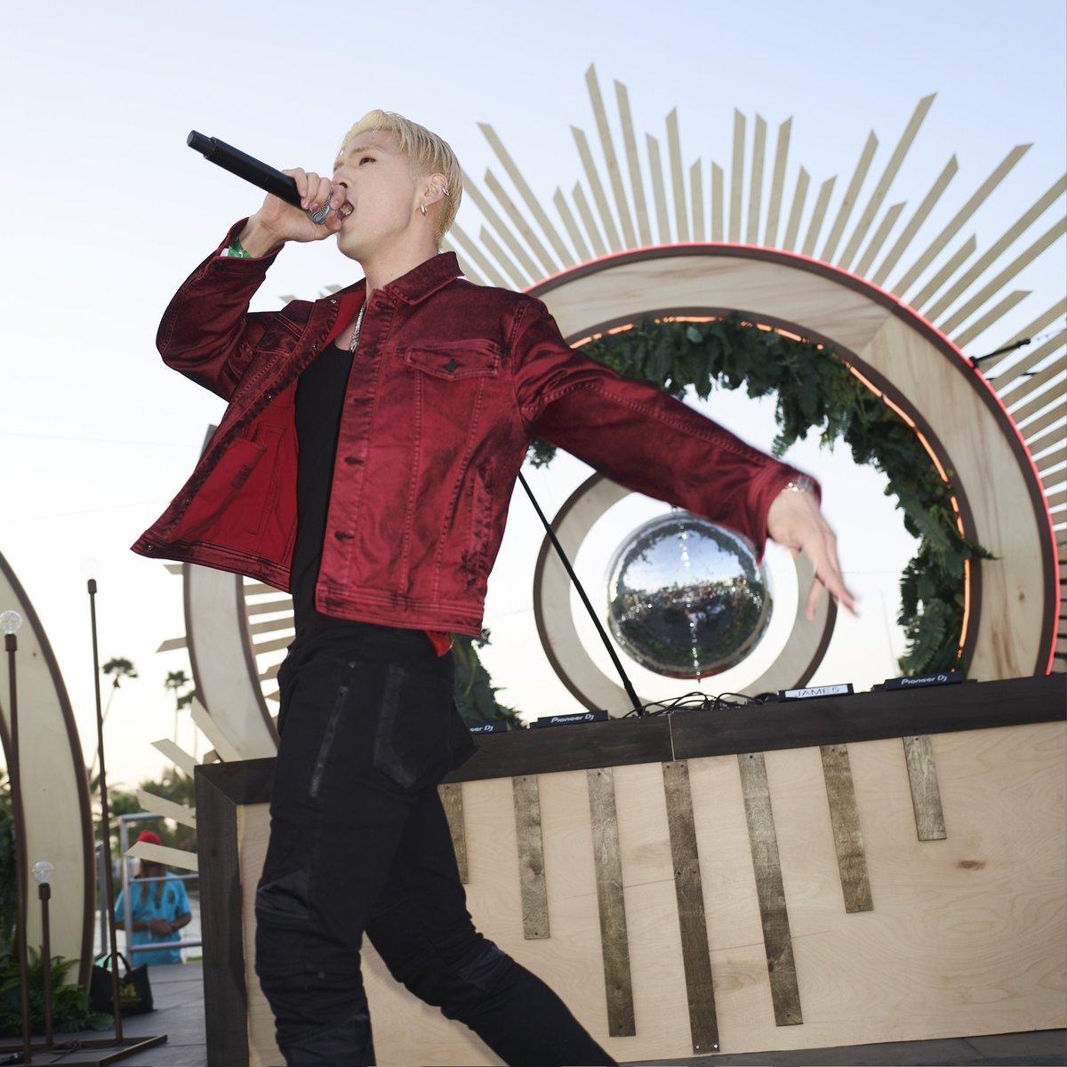 mariel_luv_bm's tweet photo. It was here😍
More photos of Hugo's event⭐

🔗Link🔗
https://t.co/OCHSp7WpEq
*At the bottom of the page.
"HUGO X Soho Desert House, a pop up by Soho House:"

#HUGO #HUGOYourWay #HowDoYouHUGO @HUGOBOSS
#KARD #BM 
@_bigmatthewww @altm_Group https://t.co/ZghrKUqAvV