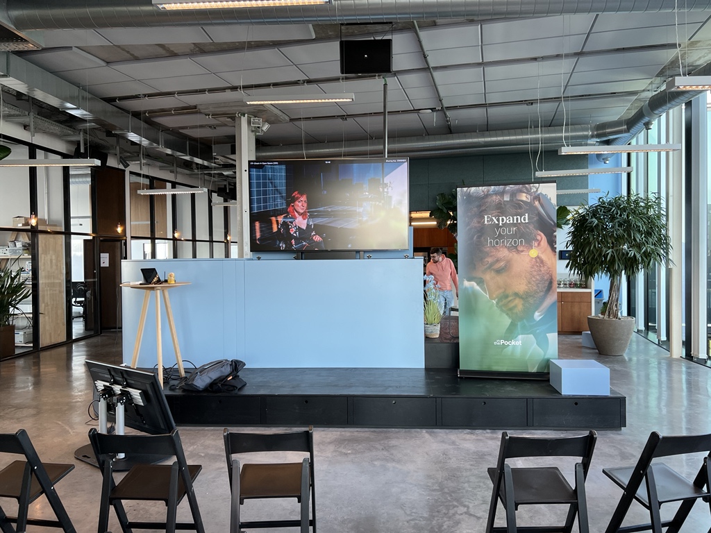 phpantwerp's tweet photo. We're getting ready for the meetup! #FSBE https://t.co/2ld19EAafz