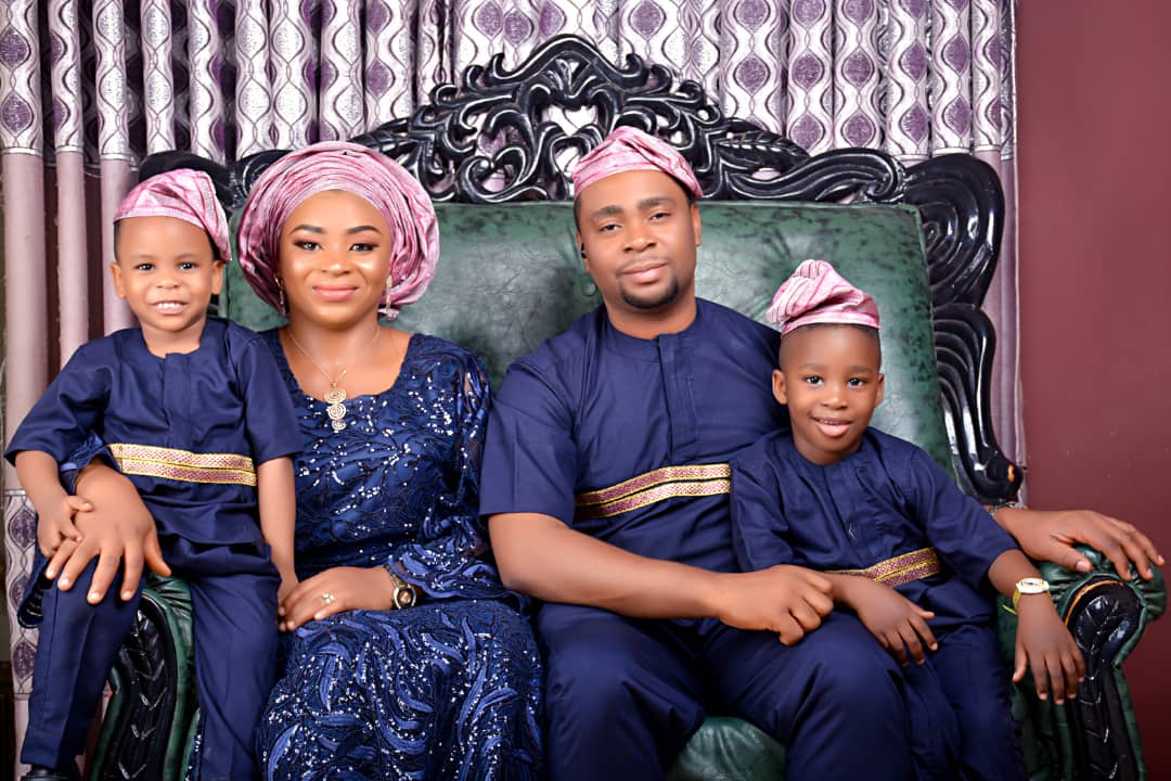 Happy wedding anniversary to my family. Praises to God.