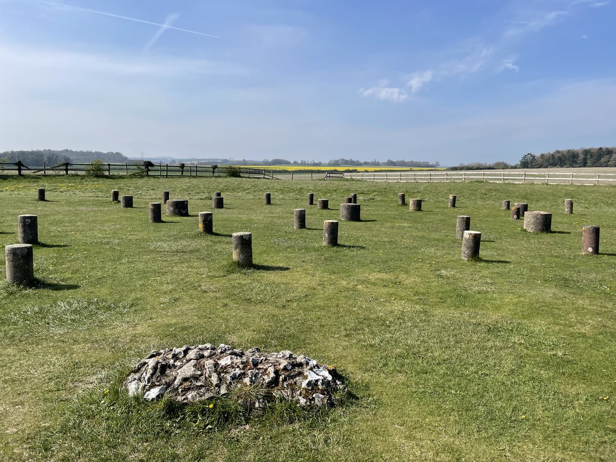 I spent the last two days slightly off the beaten track having a lovely time on the Ridgeway, at the Polissoir, the spring of Stonehenge’s river Avon and at Woodhenge. #timeforwiltshire #GreatWestWay