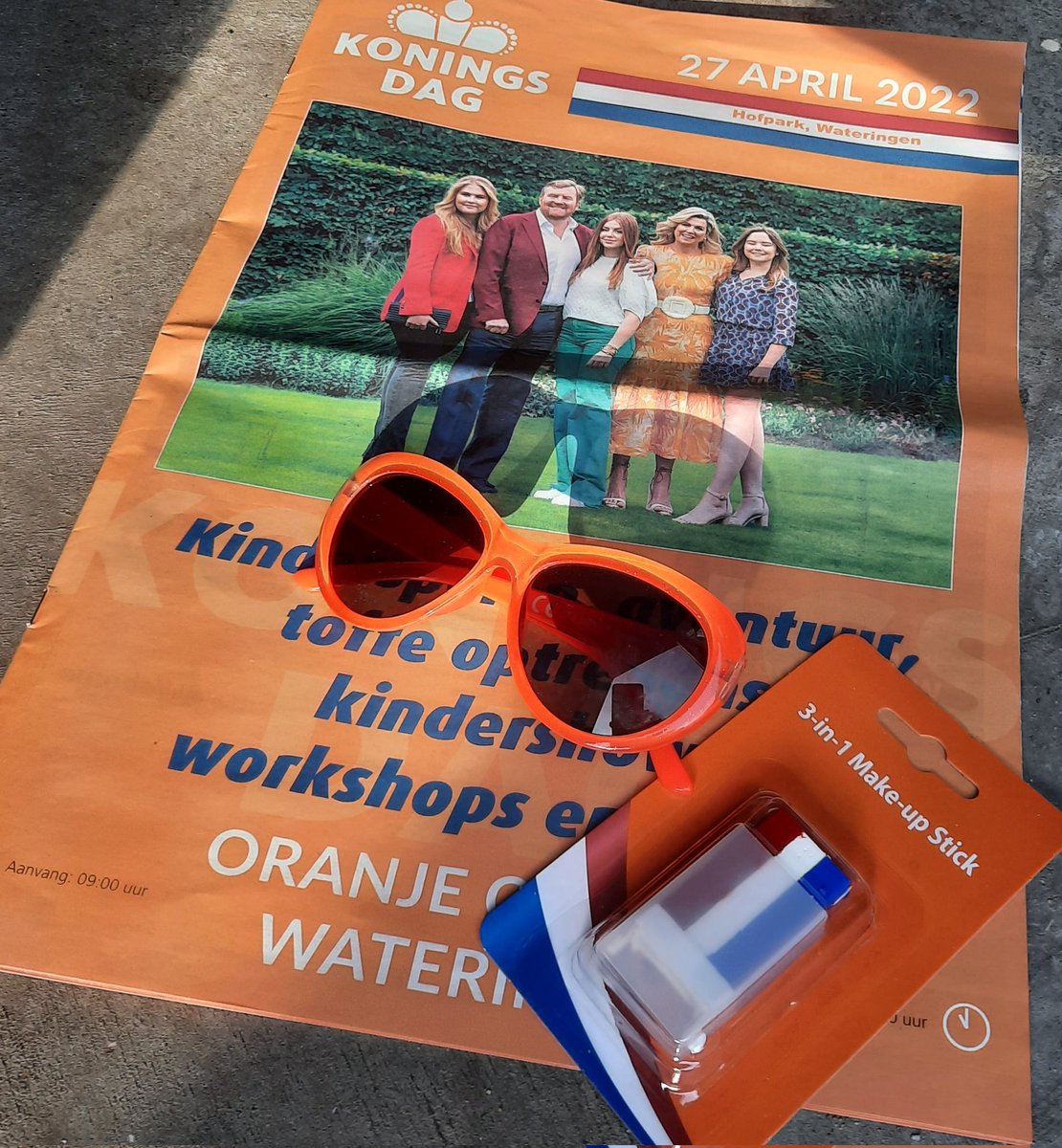 Daar istie dan! De enige echte oranjekrant! Heb je m al ontvangen? Hij valt deze week op de mat! Alles wat je moet weten staat erin! Veel leesplezier!