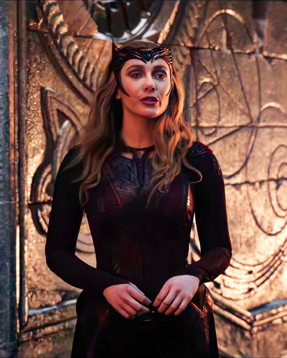 New shot of Wanda in #MultiverseOfMadness!