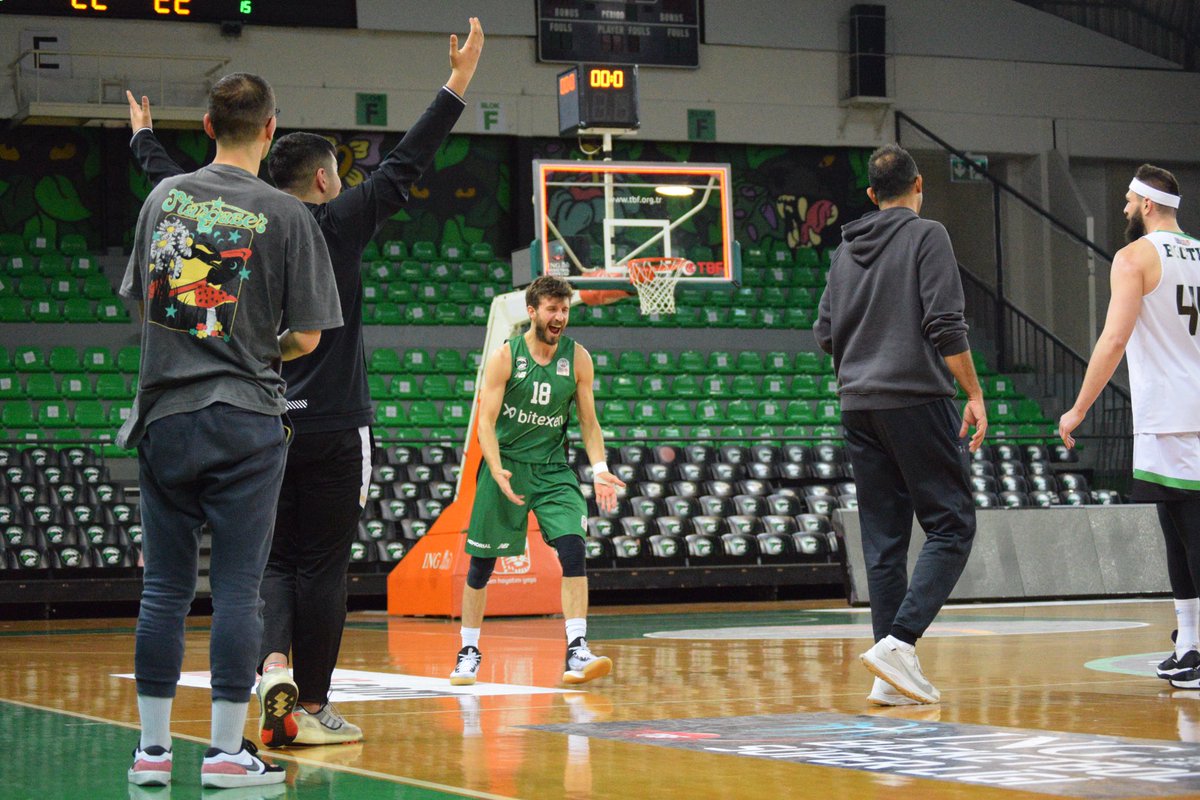dackabasket's tweet photo. 🌟 DAÇKA ALL-STAR ‘22

Bugün Darüşşafaka Ayhan Şahenk Spor Salonu’nda oynanan karşılaşmada Darüşşafaka Lisesi Basketbol takımı, Darüşşafaka’ya karşıydı. https://t.co/JalQBbAKUa
