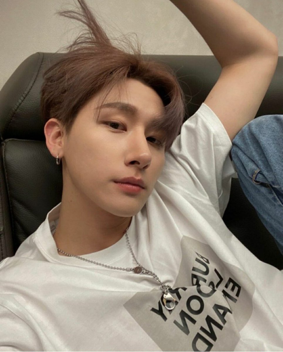 savagekyun's tweet photo. - Changkyun as your boyfriend

            - a thread ♡ https://t.co/xu3KohiXjf