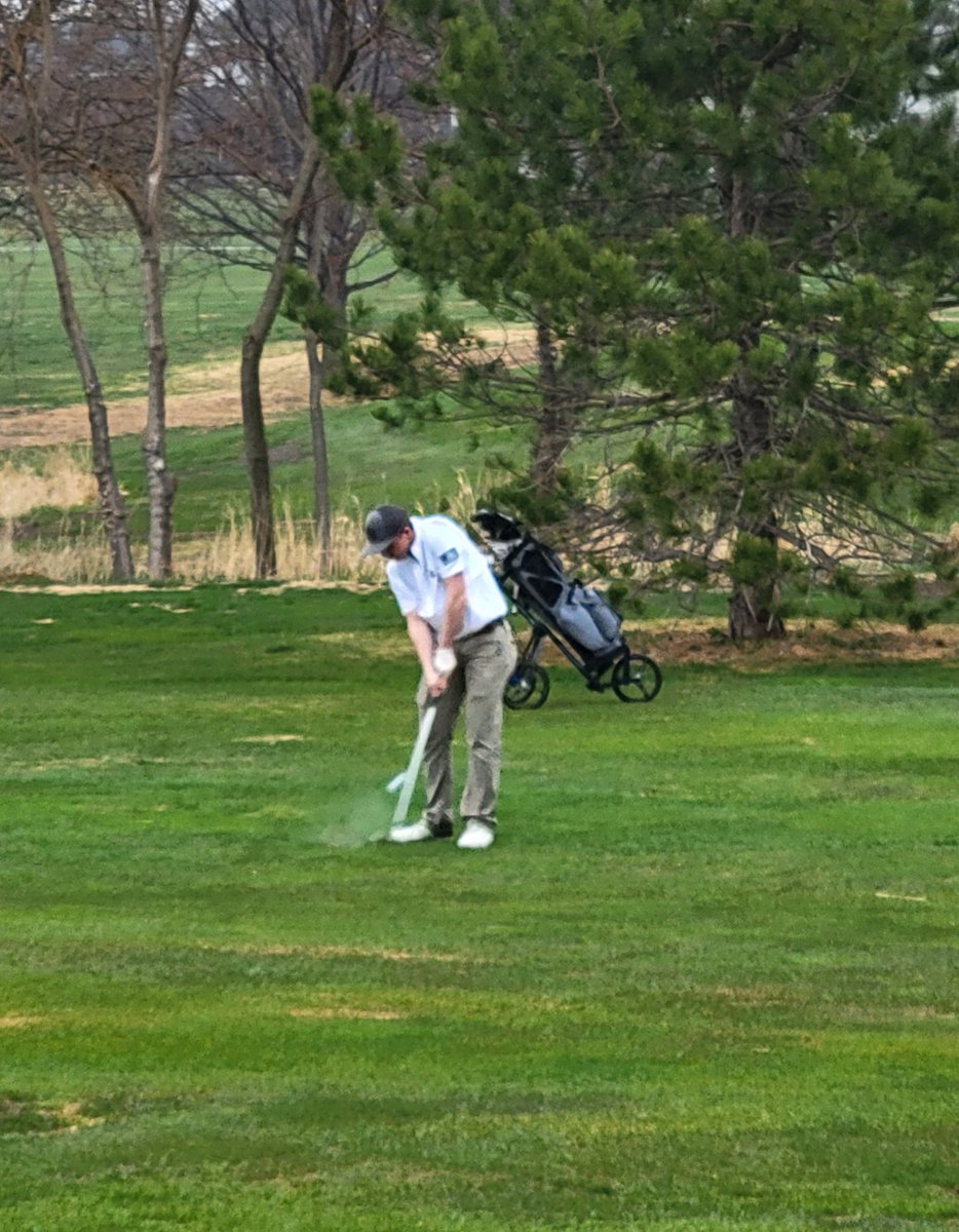 BrettLarson11's tweet photo. Cayden looking to put one on the green,  leaves himself a nice short putt. @ThayerCentral #tctitanway https://t.co/pRD7JVWohA