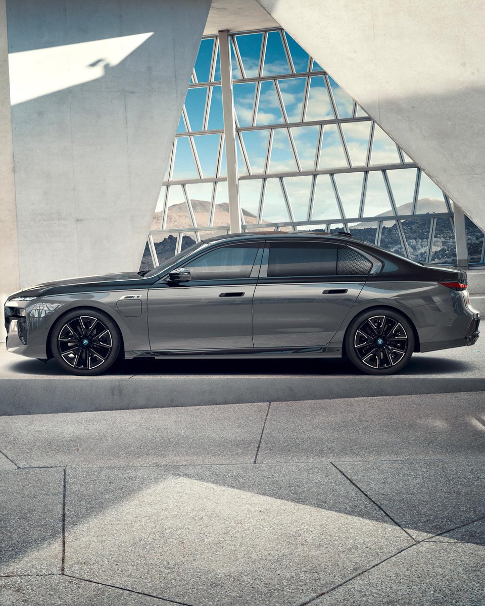 WorldWideCarsTM's tweet photo. The all new 2023 BMW 7 Series M760e. https://t.co/9HxBZxpWrc