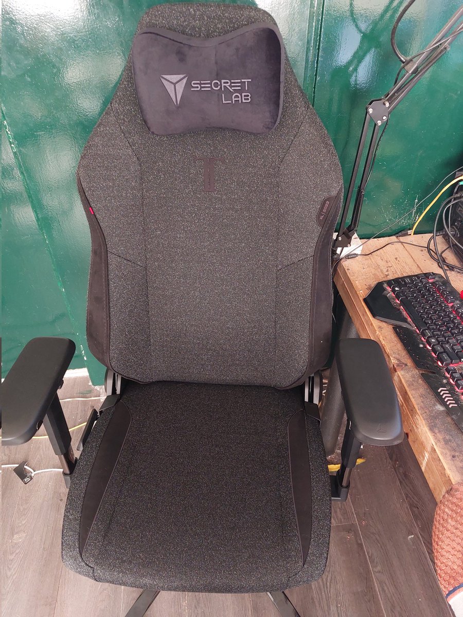 Na 3 jaar sparen eindelijk mijn secret lab stoel 🤩😍 #Secretlab