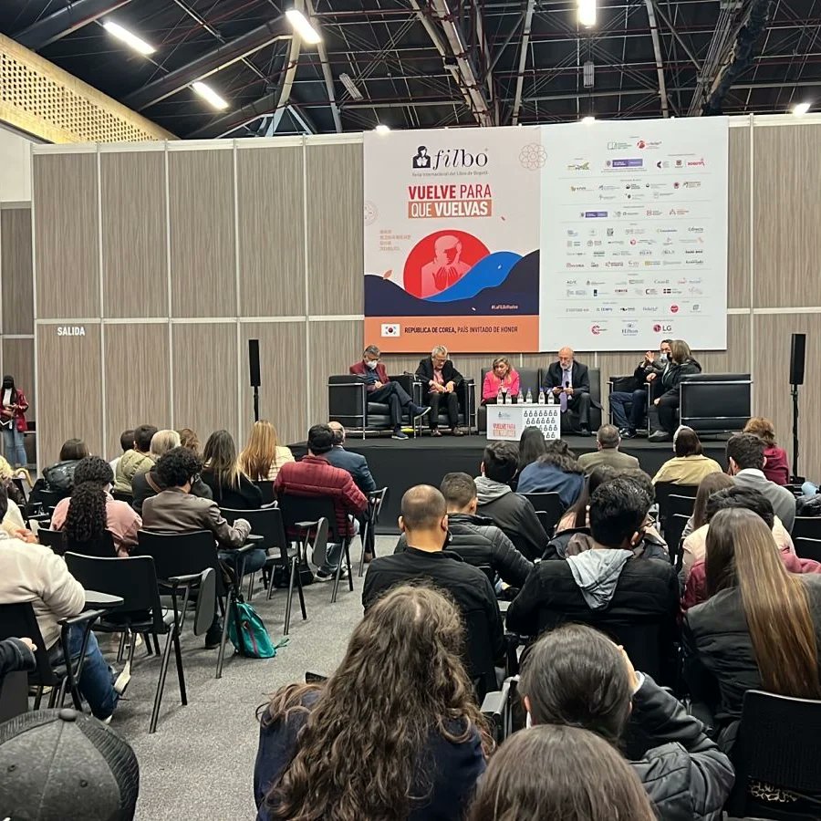 Todo un éxito nuestro evento 'Metáforas, narrativas y comunicación digital' 👏👏👏

<a href="/FILBogota/">FeriadelLibroBogotá</a> <a href="/JuanLozano_R/">Juan Lozano</a> <a href="/jprezbernal/">Juan Carlos Pérez Bernal</a>