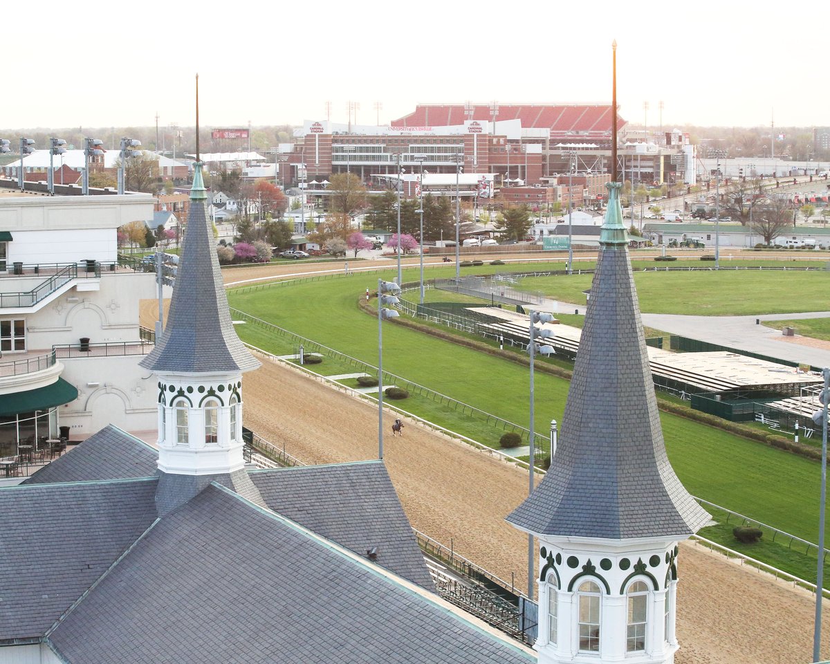 DerbyMedia's tweet image. Between Saturday, April 23 &amp;amp; Wednesday, May 4, @ChurchillDowns will be open free-of-charge daily from 7-10 a.m. so guests can watch the nation’s top 3-year-old Thoroughbreds train toward their engagements in the  @KentuckyDerby &amp;amp; Kentucky Oaks.

Story: bit.ly/3vvCaRp