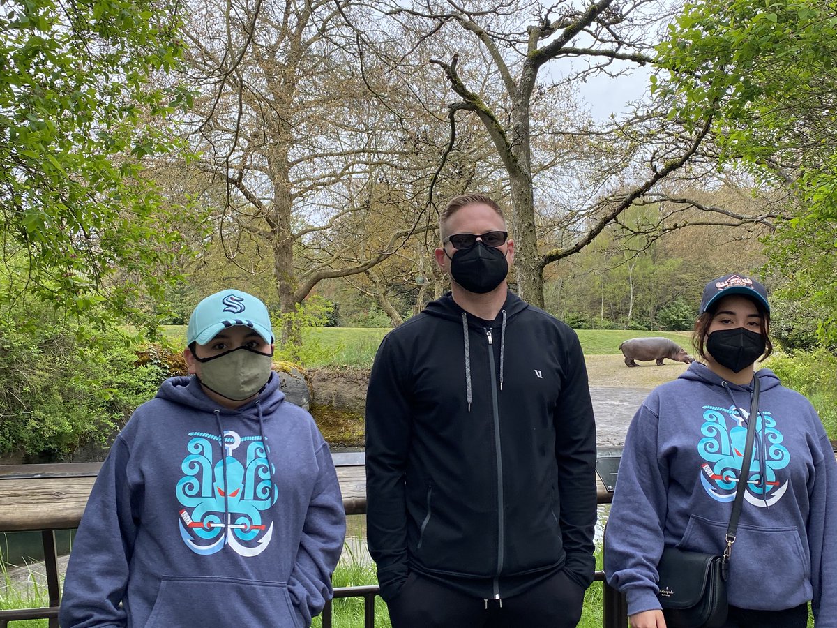 PKBurchick's tweet image. A brisk morning visit to the @woodlandparkzoo to start our day 🦁🐯🐒