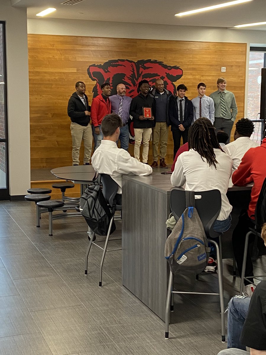 Grizzlyftball's tweet image. Huge thank you to Farm Bureau agent Anthony Simms for presenting Coach Frazier and his Glaziers team of the week.  @Grizzlyftball @GrizzliesNHS #BuiltDifferent