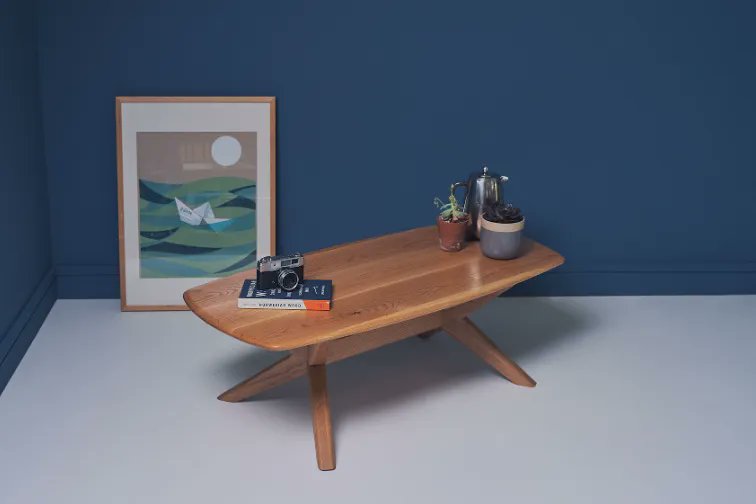 CHANTRY
This handmade, oval coffee table has a unique X frame, with all the legs angled to create a beautiful converging joint. buff.ly/2qkXTtP #charliecaffynfurniture #modernbritishfurniture #craftsmanship #coffeetable #furnituredesignermaker #bespokecoffeetable