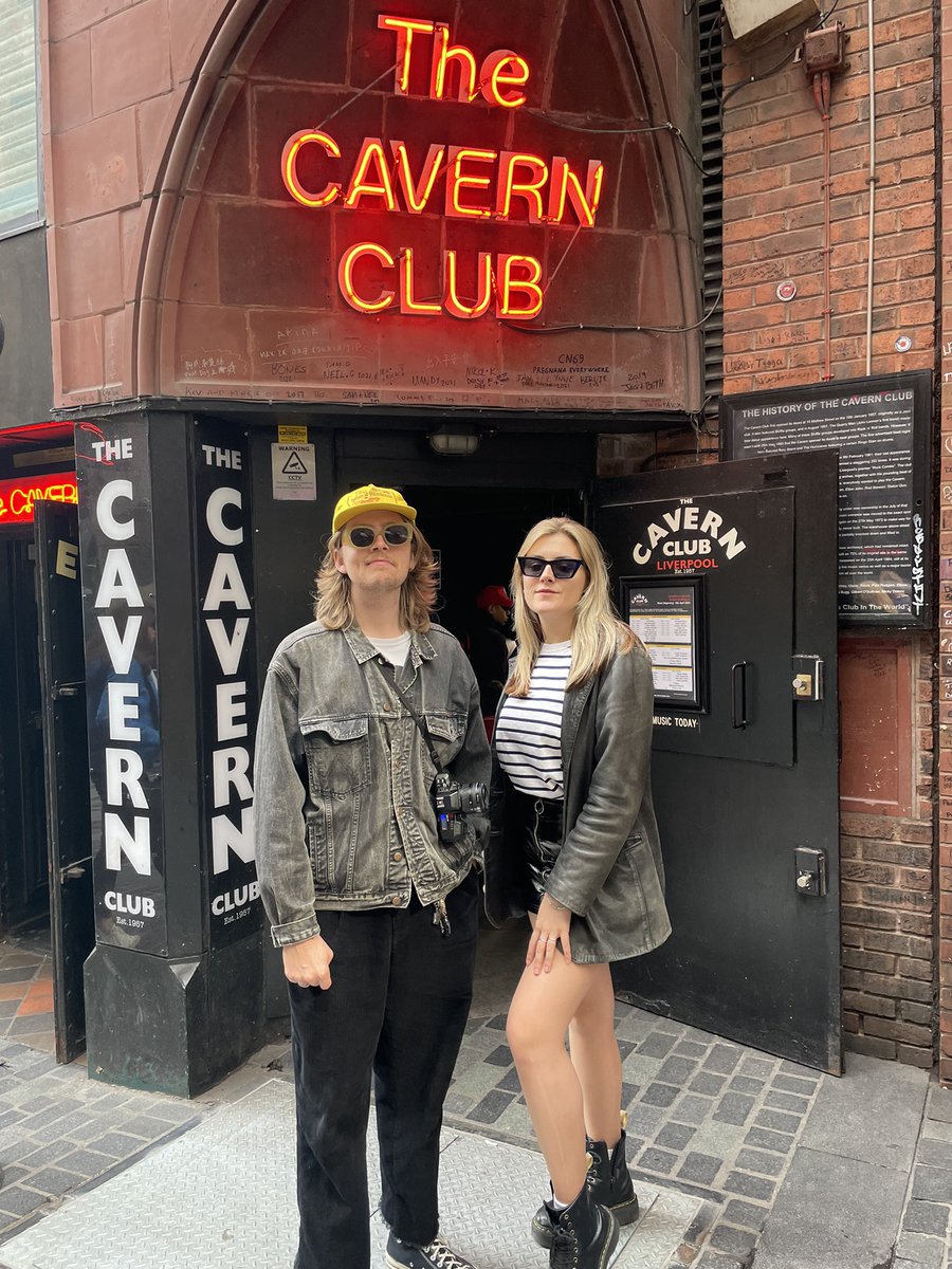 SIT DOWN tweet media