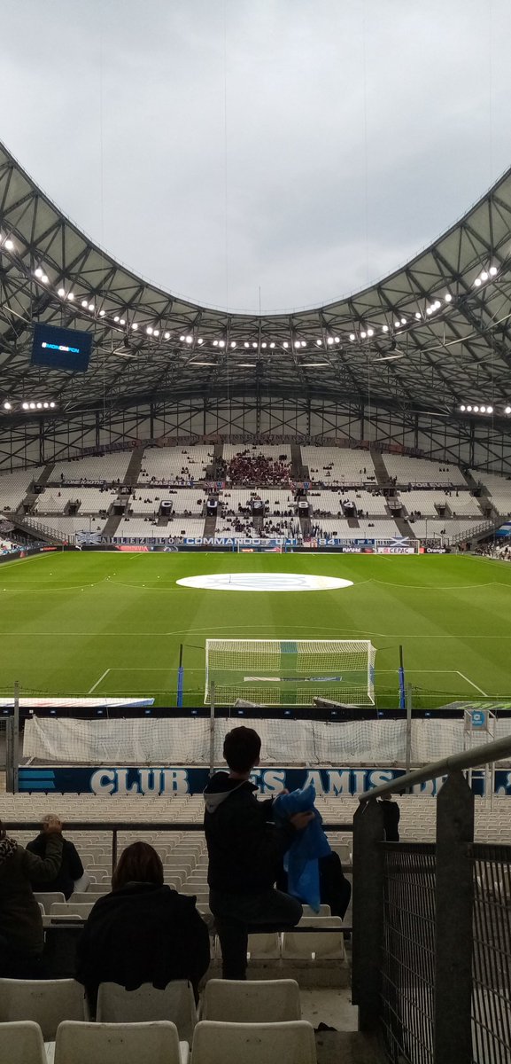 sebbabaphoceen's tweet photo. On attends les guerriers #MONomfcn https://t.co/G55KqaVY8p