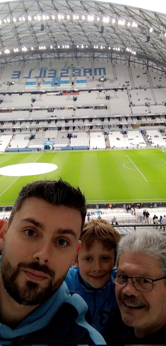 olympiendu88's tweet photo. #monomfcn allez l om!!!! 💙🤍💪💪 https://t.co/LZoa98jbUH