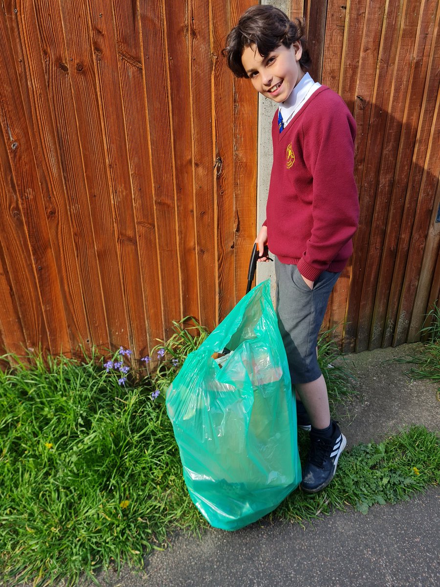LKickers's tweet photo. #RamadanDay19 and another heavy bag of rubbish collected in the sunshine after school. We're about to enter the final third of our #BigBagChallenge &amp; can't tell you how good it feels to have this important mission to keep us busy, positive &amp; motivated each day. #RamadanPositivity https://t.co/IaA6rtJqO0