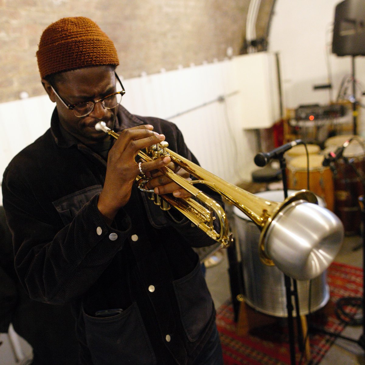 mo_notice's tweet photo. Brass business last time out with Mark Kavuma &amp; @natcrosstbone 

https://t.co/vqWMUKsGmM

#nathanielcross #markkavuma #trumpet #trombone #thebangerfactory #londonjazz #thingstodoinlondon #southlondonjazz #improv #spontaneouscomposition https://t.co/nPZ1z1mSSB