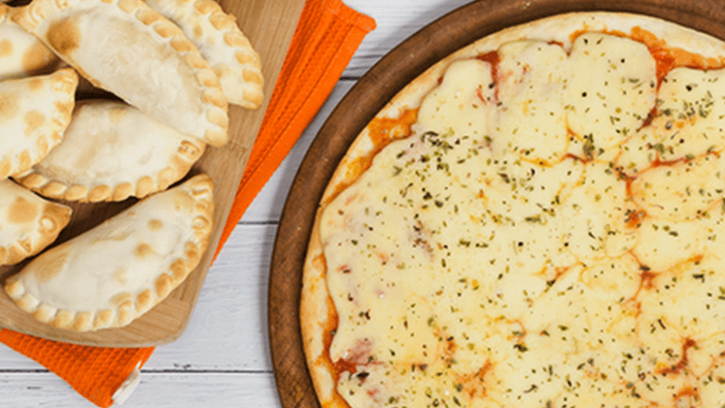 ✍️CONSIGNA DEL DIA | Si tenes que elegir... ¿Pizza o empanada? #QueLaGenteCrea 

🍕Te leemos al 113828 0990
🥟 Escuchanos en la web la990.com.ar

#LA990