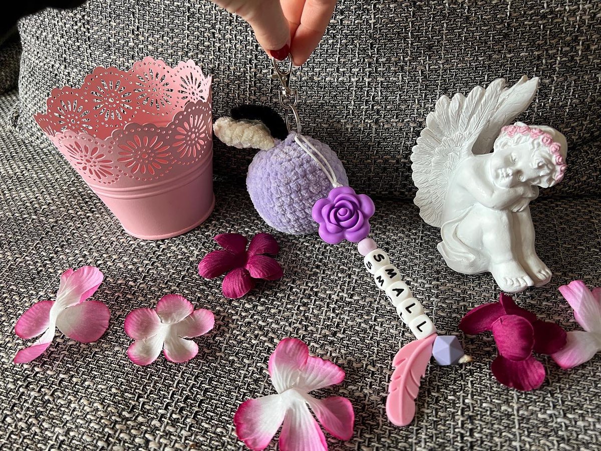 Mdveon's tweet photo. Key chains  with different Designs  on sale (those are the designs for  my customers, how they ordered it) 😁visit my instagram :mdbabybunny  #pacifier #pacifierchain #Amigurumi #babytoys #baby #babystore #babyshower #babygifts #handmade #sale #store #kids #kidstoys #babygirl https://t.co/DDGXMibtSx