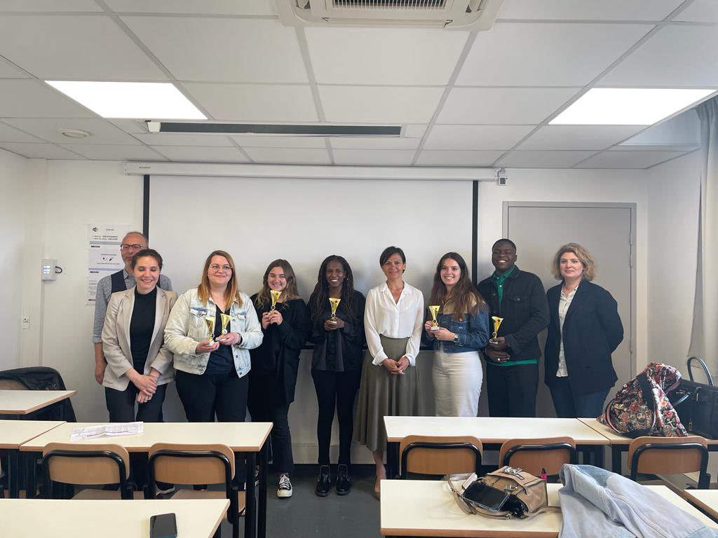 YaraWakim2's tweet photo. Clap de fin!!
Après la dernière #battle au MBA avec un annonceur pas comme les autres @PoliceNationale , celui-ci nous désigne gagnants avec mon équipe!
Victoire bien méritée avec une équipe de choc #ExpertAgency 🏆
#gogogo #battle #mbadmb
@VincentMontet @PorteParolePN https://t.co/u8z7PzXn8R