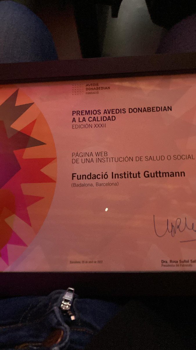 IGuttmann's tweet photo. Recollim el premi AVEDIS DONABEDIAN per la millor pàgina web d’una institució sanitària 😀
Moltes gràcies @Inst_Donabedian! https://t.co/2G89xGSopm