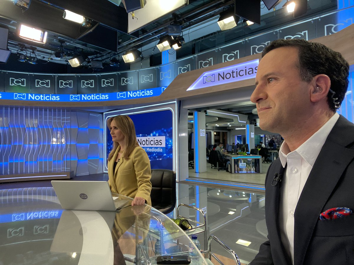 #AlAire <a href="/NoticiasRCN/">Noticias RCN</a> 12.30 pm con  <a href="/Inesmzabarain/">Ines María Zabaraín</a> <a href="/Jessie_Dlp/">Jessica De La Peña</a> <a href="/AndreaGuerreroQ/">Andrea Guerrero</a> <a href="/RICHENAO/">Ricardo Henao Calderón</a> <a href="/maythegm/">Maythe González</a> <a href="/JoseMAcevedo/">José Manuel Acevedo</a> <a href="/isaatehortuaa/">Isabella Atehortúa</a> <a href="/JohaAmaya/">Johana Amaya</a>