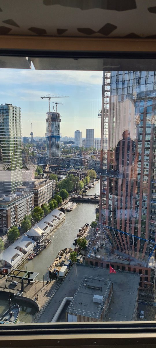 vastgoedsoos's tweet photo. Wat een feestje weer vanmiddag. Eindelijk weer #netwerk borrelen. Met een tour door het mooie #OurDomain #Blaak. Prachtig uitzicht over #Rotterdam! #vastgoed #bouw #projectontwikkeling https://t.co/YEgHR3Z4SY
