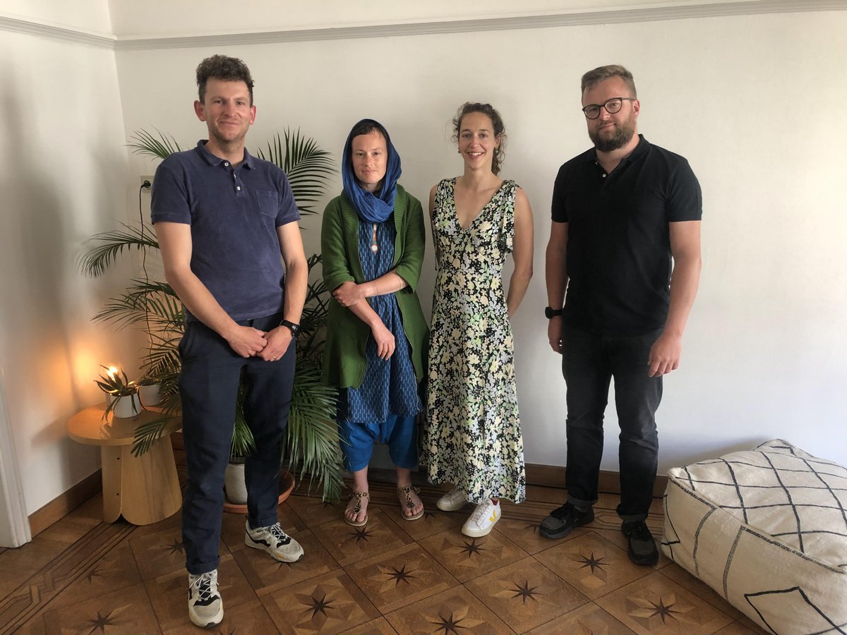 DeFietsambGent's tweet image. Deze geweldige jury bepaalt vanavond de finalisten voor De Gouden Spaak. In mei maken we de shortlist bekend, stay tuned!
vlnr: @MaartenDheedene (@VOKA_OVL), Anna Buyssens (Gentse Wijkgezondheidscentra), Chiara Lorré (@TrajectMobility) en @KoenVOvermeiren (De Fietsambassade)