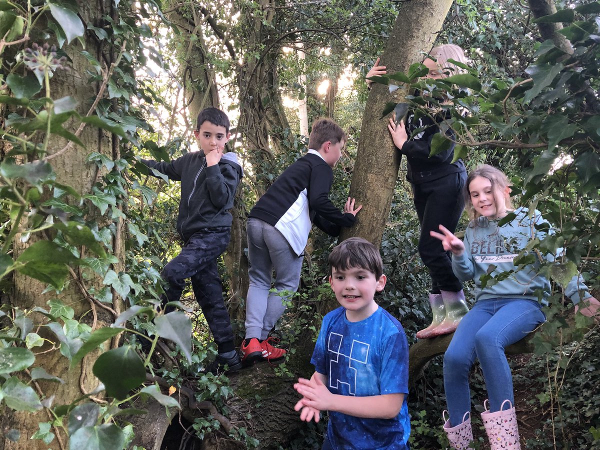 RectoryFarmPri's tweet image. Having fun in the garden at Everdon..