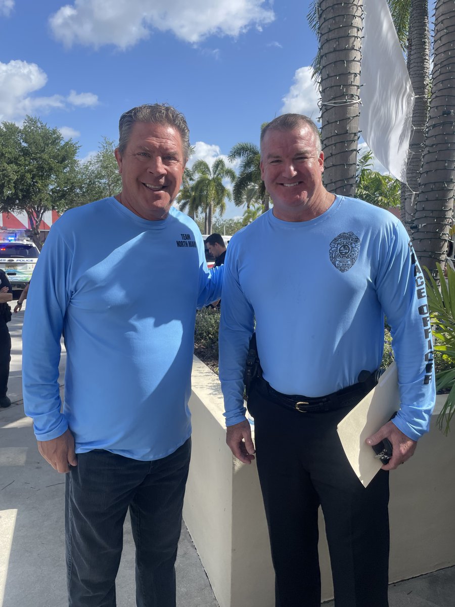 MsShaunaMarie's tweet image. Continuing the recognition of Autism Awareness month with @FinsOffTheField #FootballUNITES and @DanMarinoFdtn with the police caravan from north Miami Beach and @myNMBPolice.This month is a reminder to focus on inclusion and not just awareness #bethechange