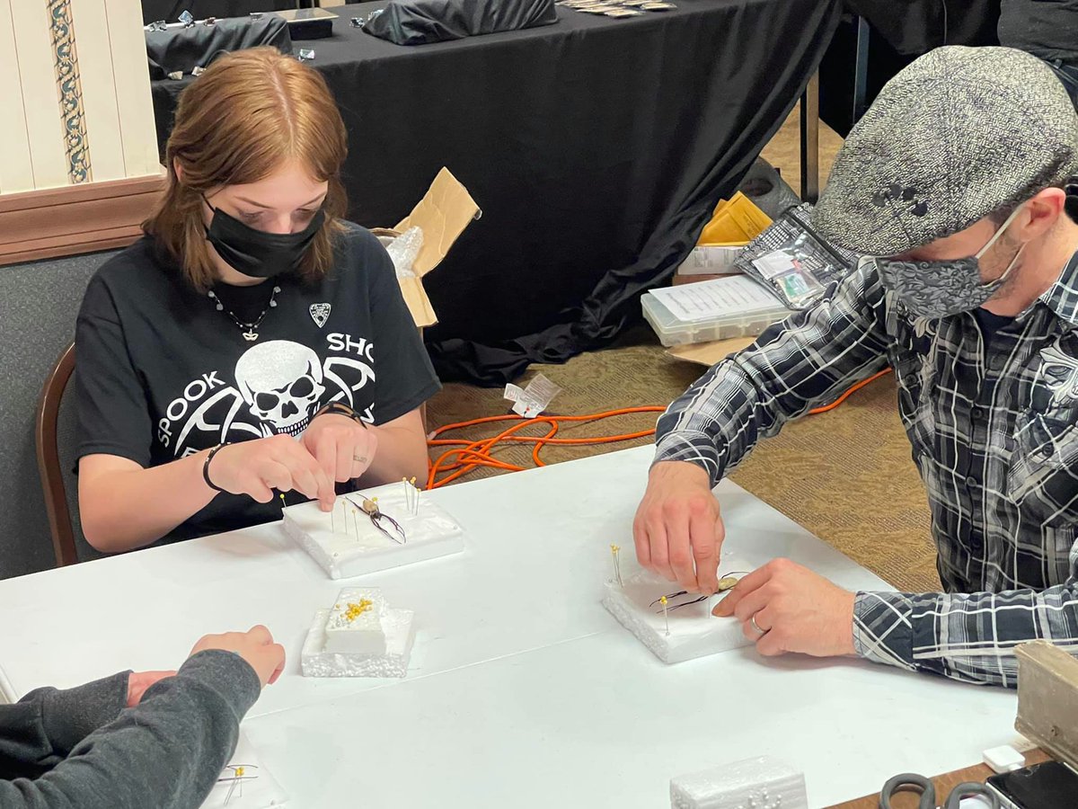 VisuallyOddCon's tweet image. INSECT PINNING WORKSHOPS NOW AVAILABLE!

2 workshops each day during the 2022 @VisuallyOddCon, April 23rd &amp;amp; 24th in Dekalb IL featuring Jewel Beetles and Tarantula Spiders!  Workshops are only $40

Visit: visuallyoddcon.com/entertainment