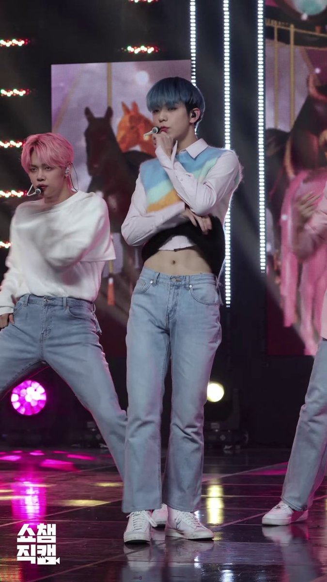 fairyofgyv's tweet photo. perfect for tummy bulges:'( https://t.co/yU2xbORIEH
