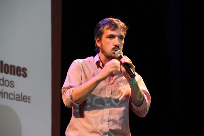 📰❌ “NOTICIAS FALSAS, COMUNICACIÓN TÓXICA".
Únete al ejército de periodistas 📰 que combaten la desinformación. 🗞
@AdrianPino22, Director de #ProyectoDesconfío estará con nosotros el 📆 21 de Abril a las
⏰ 19:00. Transmisión en vivo por https://t.co/7l4dqVGGi9
#UNIFRANZ