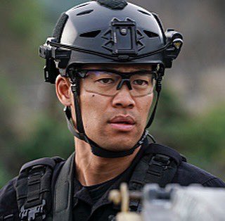 swat_deaconluca's tweet photo. PROMO PICS - 1 of 2 for this weeks ALL NEW @swatcbs episode โFamilyโ. This SUNDAY 4/24 on @cbstv at 10/9c.
.
#swat #swat2022 #swatseason5 #swatsunday #swatcbs #sptv #cbstv #newepisode #newepisodeswat
(S5xE18) https://t.co/dsbumuLtsh