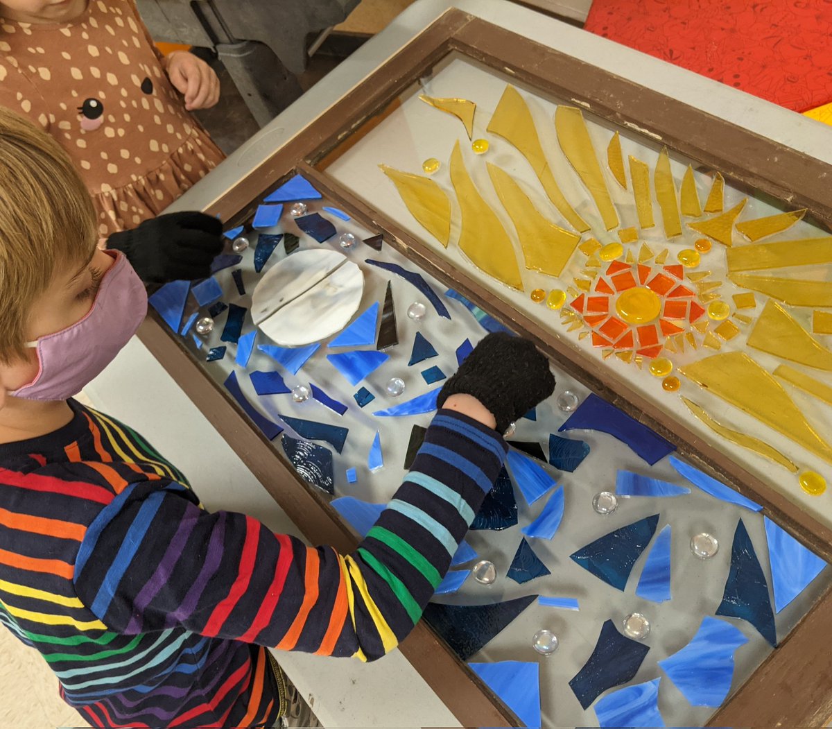 LClarkLSEarts's tweet photo. 1st graders studied Antoni Gaudi, stained glass, mosaic, transparent/translucent/opaque objects, and space in an integrated unit that led to the creation of this magnificent piece for our upcoming silent auction. @LSEArts @cpsfinearts @CPSScience @MarbakerLSEArts @donohoLSEArts https://t.co/QJtTDMjZcI