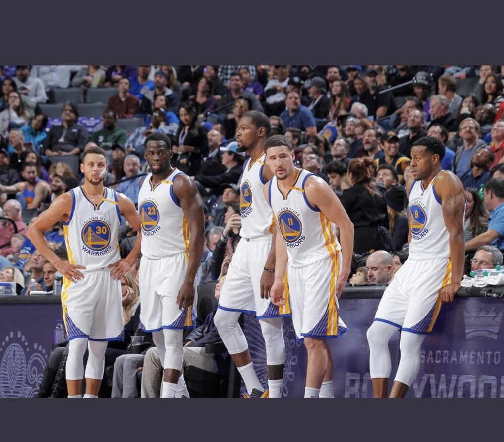PeeNdaChichi's tweet photo. This was best NBA team ever in history. #GSW #StephCurry #KevinDurant #KlayThompson #DraymondGreen #Igoudala https://t.co/zyjjfvGXse