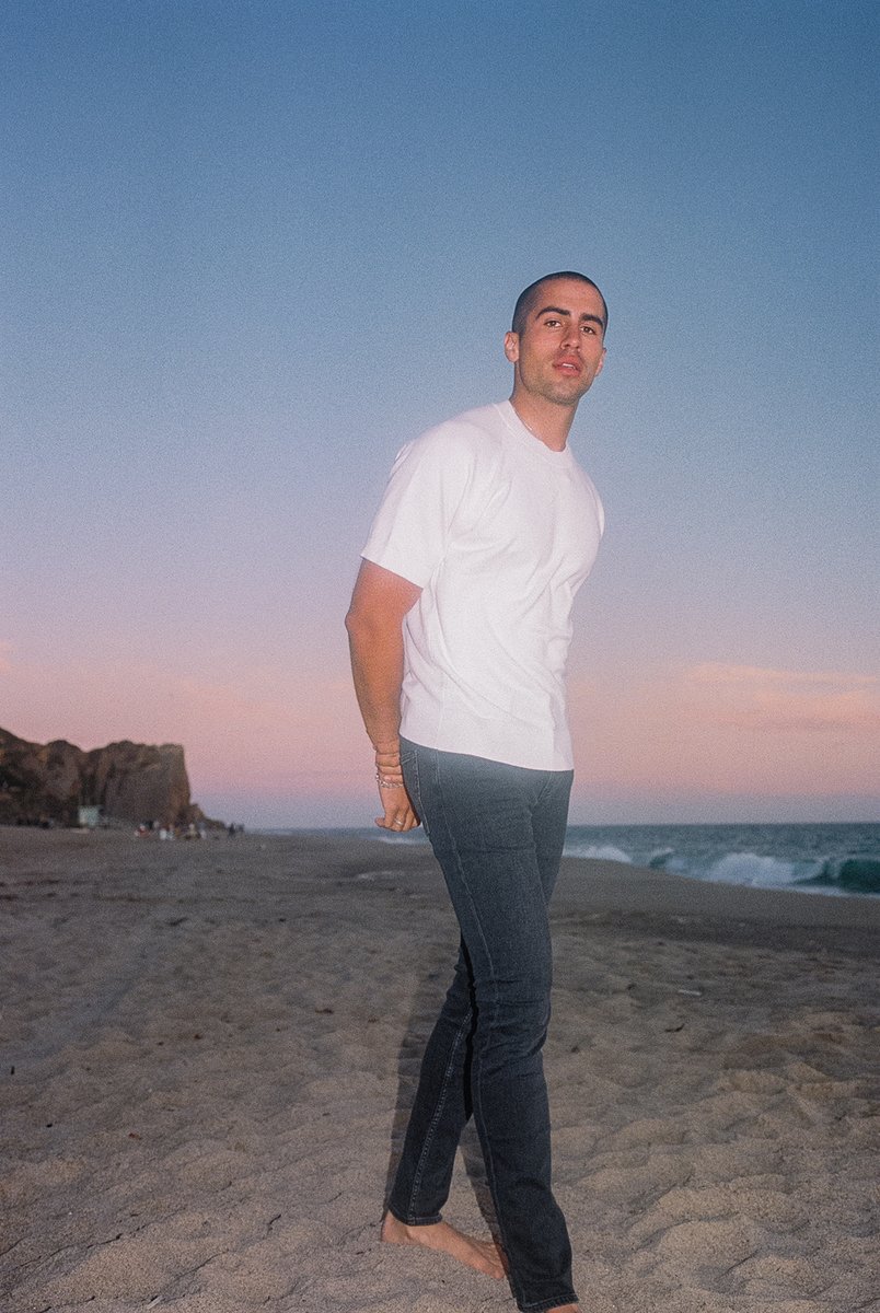 7PM sunsets are back and we are here for it.