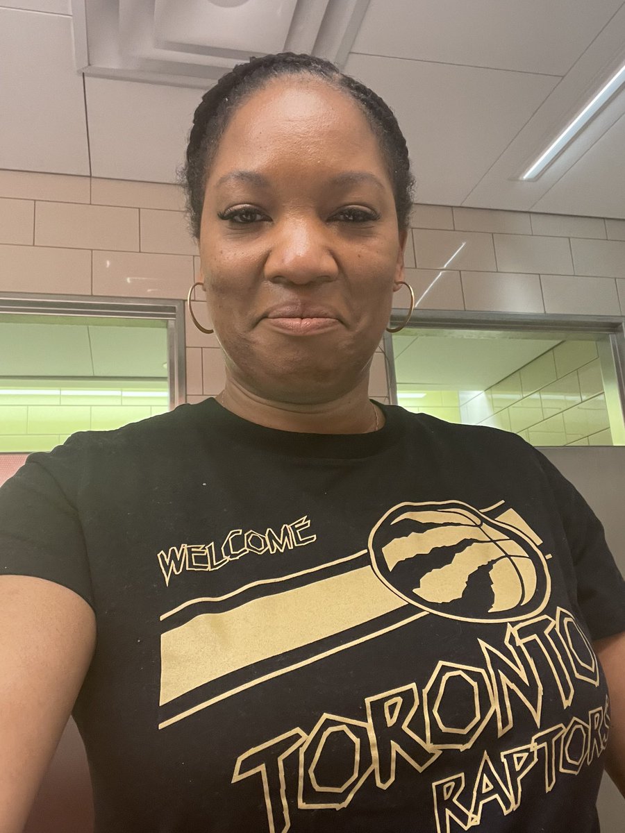 Sooooo I booked my flight to Toronto and I only had one stop over option and guess where lol.???Yup Philly 😜. Gotta love it. I was getting the stank eye from a few people. I wonder if it’s my T-shirt🤷🏽‍♀️ 🤪🫣😂. Funny !
Let’s goooooo game 3 tonight @raptors🔥🦖🏀
#WeTheNorth