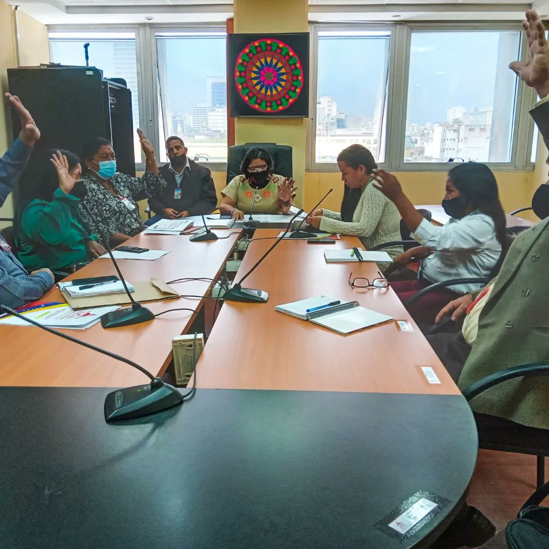 Indigenas_AN's tweet photo. #20Abril Reunión Ordinaria de la Comisión Permanente de Pueblos Indígenas de la AN, la reunión fue orientada por la Primera Vicepresidenta, Diputada Nicia Maldonado.

¡Seguiremos avanzando desde esta instancia legislativa en pro de los derechos de nuestros Pueblos Originarios! https://t.co/gIzOkyNb12