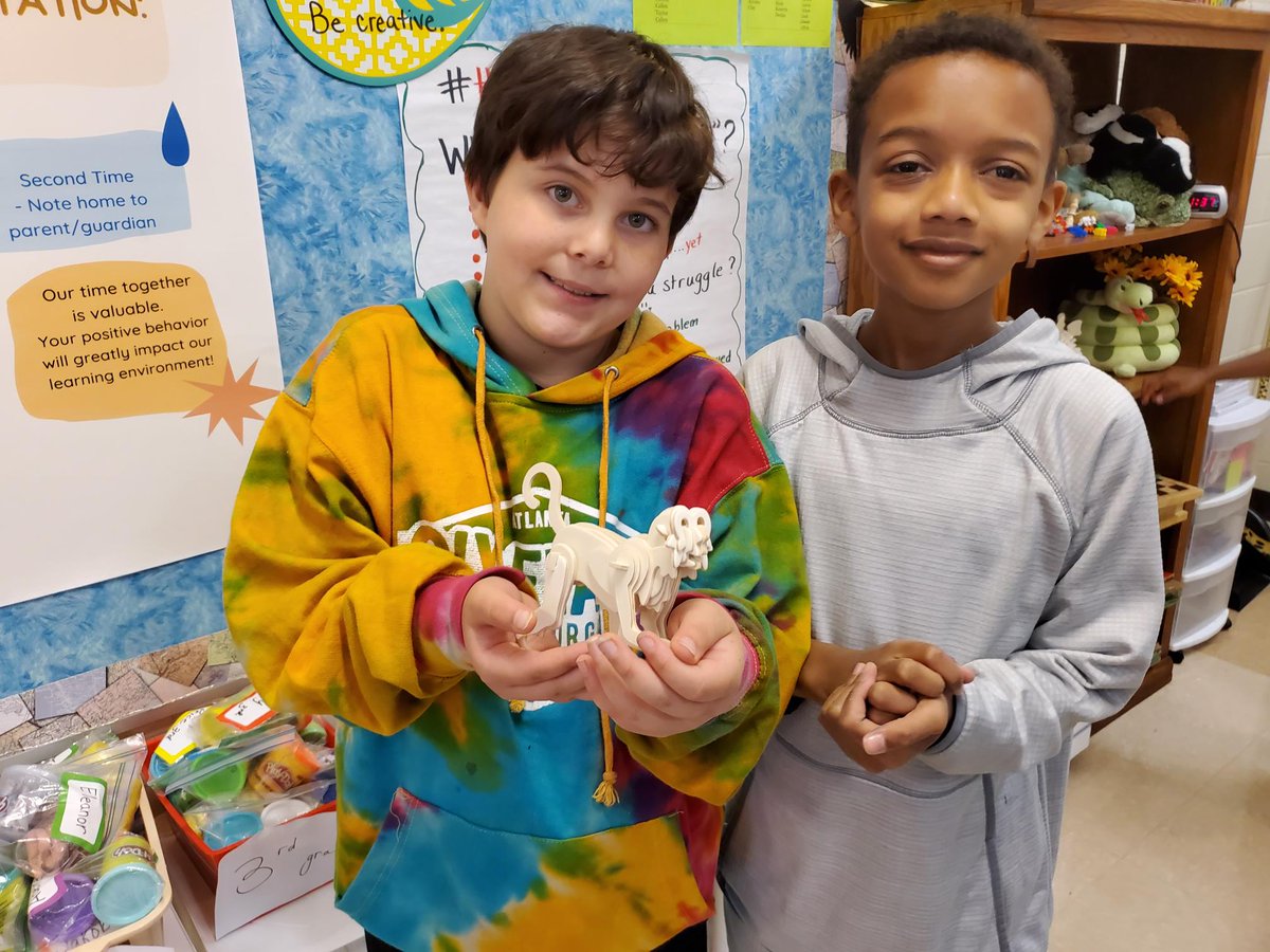Busy hands today in AIM class with <a href="/KnoxESKnights/">Knox ES Knights</a> working on STEM Projects in small groups.  Critical Thinking, Communication, Collaboration, and Creativity were part of today's class. <a href="/CherokeeSchools/">Cherokee Co. Schools</a> #STEMeducation